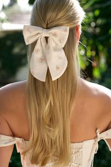 Alette Linen Hair Bow via GAÂLA