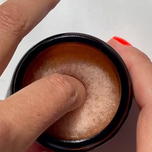 Nail polish remover – glass jar from Glow - the store