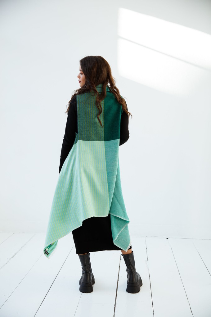 PETITE Light Wool Cape Fusion Green from JULAHAS