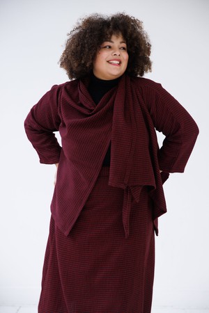 NEW! Short Wool Cape Coat Cocoon Black Red from JULAHAS