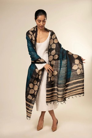 NEW! 3-in-1 Peace Silk Poncho Maple from JULAHAS