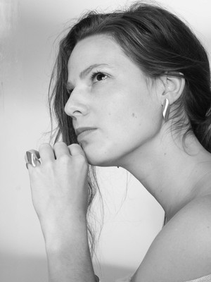 Swirling wind stud earrings silver from Julia Otilia