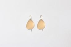 Singö | matte earrings gold plated via Julia Otilia