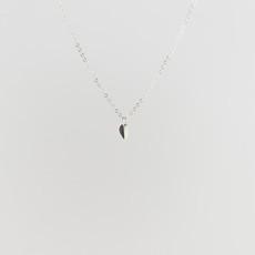 Mini leaf pendant via Julia Otilia