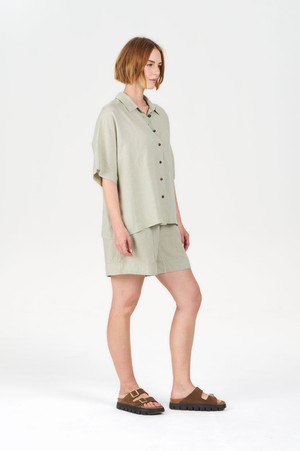 KIMONO Tencel Linen Shirt - Soft sage from KOMODO