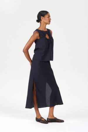 RAY Tencel Linen Skirt - Navy from KOMODO