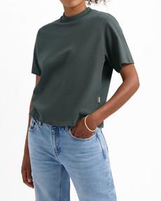 Jill Tee via Kuyichi
