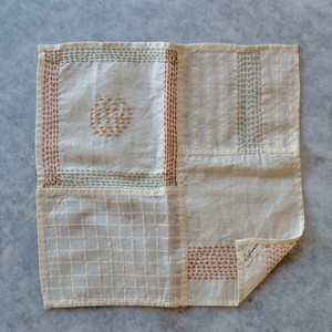 Small circle Pocket Square from Lafaani