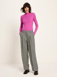 Checked trousers with pleats via LANIUS