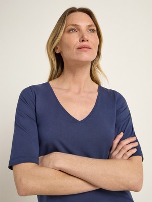 Half-sleeve shirt with V-neck (GOTS) from LANIUS