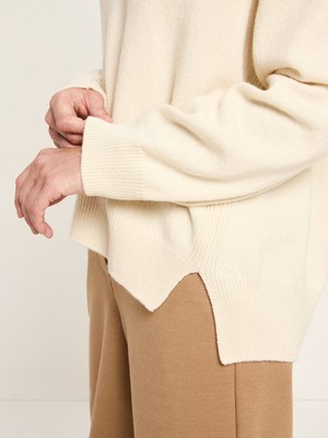 V-neck sweater (GOTS) from LANIUS