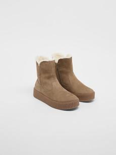 fur boot via LANIUS