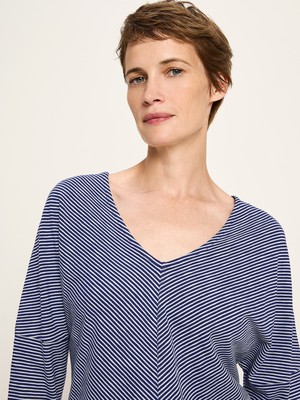 Shirt (GOTS) with V-neck from LANIUS