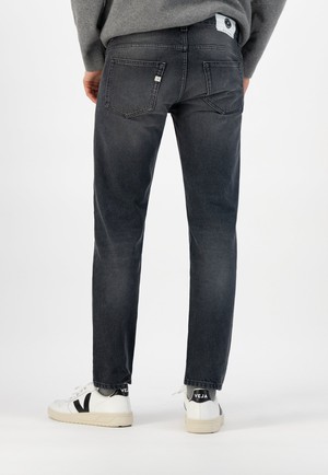 Regular Dunn - Worn Black from Mud Jeans