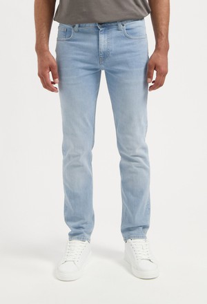 Bryce Mid Straight - Light Aged from Mud Jeans