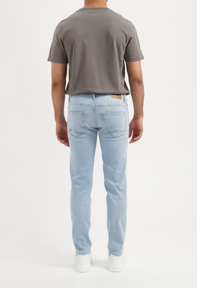Bryce Mid Straight - Light Aged from Mud Jeans