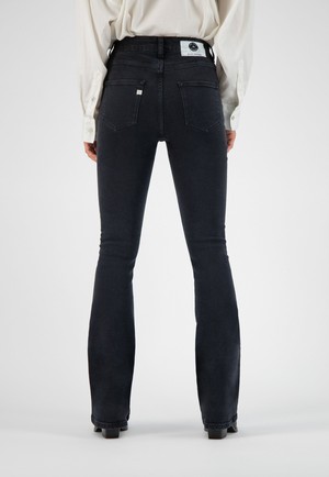 Flared Hazen - Stone Black from Mud Jeans