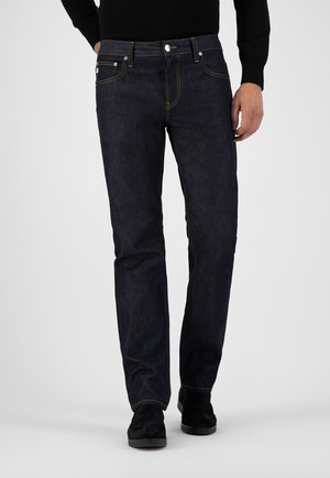 Regular Bryce - Dry Spirit from Mud Jeans