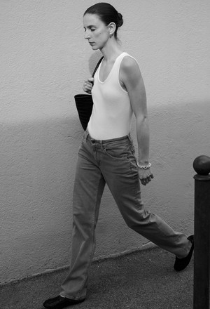 Carry Mid Straight - Faded Grey from Mud Jeans