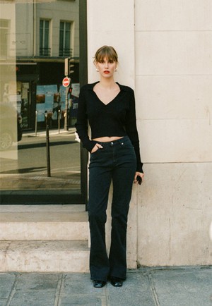 Isy Flared - Stone Black from Mud Jeans