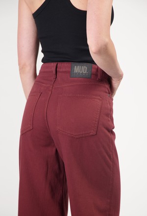 Sara High Loose Flow - Burgundy from Mud Jeans