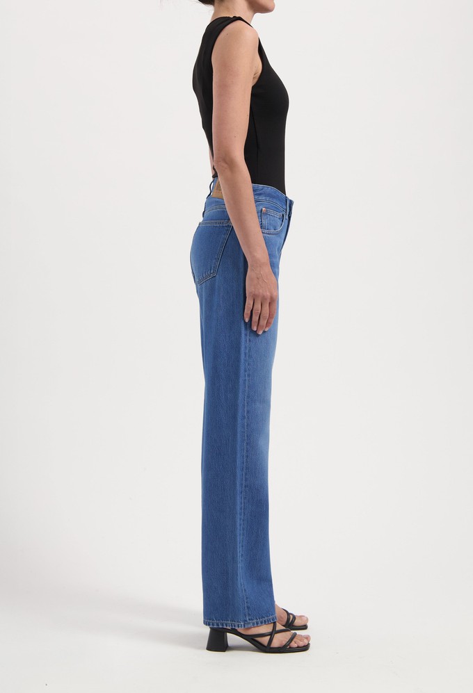 Jamie Mid Loose Flow - Medium Vintage Stone from Mud Jeans
