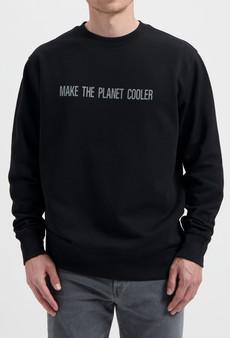 Ty Sweatshirt - Black via Mud Jeans