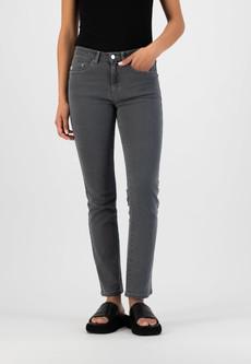 Faye Straight - O3 Grey via Mud Jeans