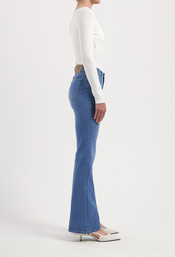 Isy High Flared - Fresh Fade from Mud Jeans