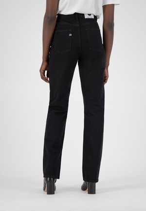 Relax Rose - Dip Black from Mud Jeans