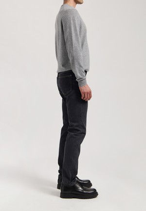 John Mid Straight - Medium Black from Mud Jeans