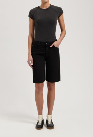 Suzy Mid Short - BlackDip from Mud Jeans