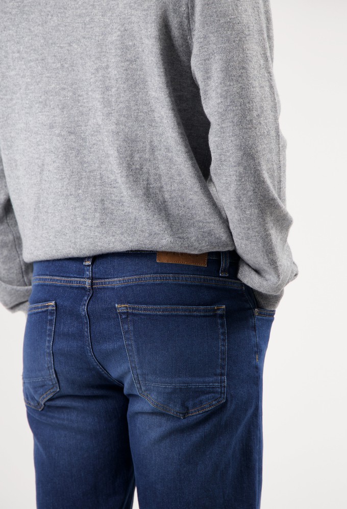 Bryce Mid Straight - Medium Dark from Mud Jeans