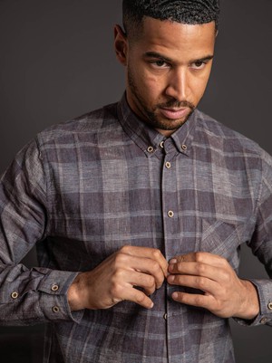 Checked Shirt in Hemp from Of The Oceans
