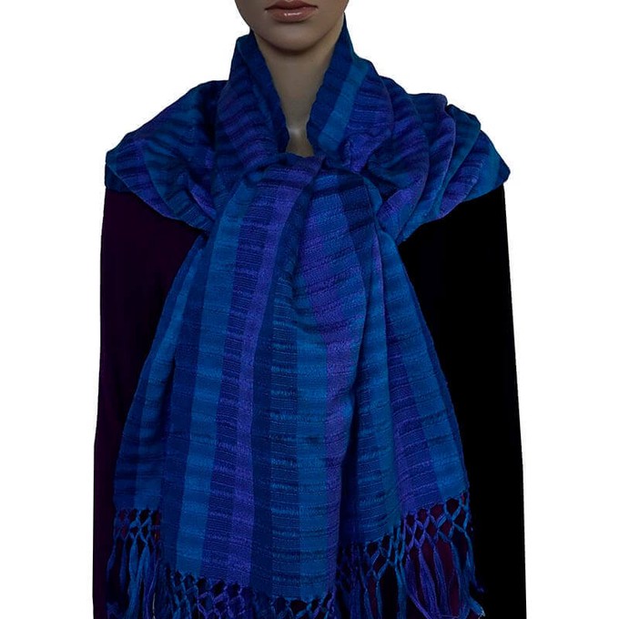 Scarf with Fringes Dark Blue - Handmade and Fairtrade from Quetzal Artisan