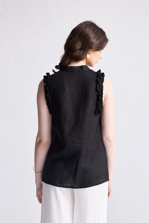 Sleeveless Hemp Top with Ruffles in Black from Reistor