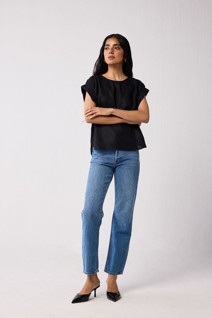 Hemp Top with Gathered Sleeve Detail in Black from Reistor