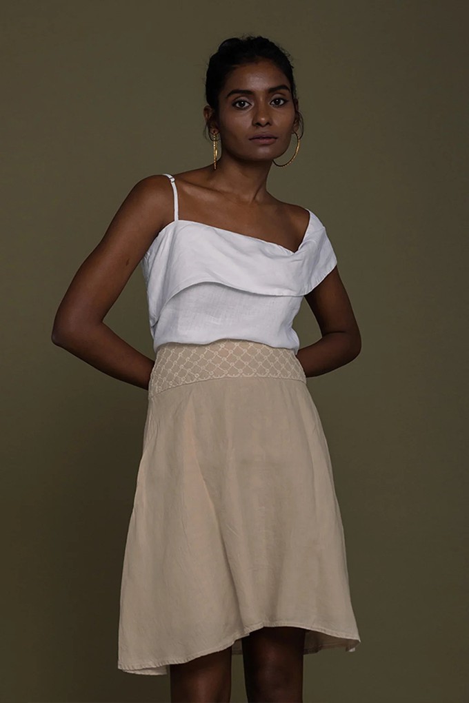 Wandering Wave Top in White from Reistor
