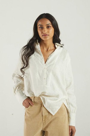 Summer Shirt in Off-white from Reistor