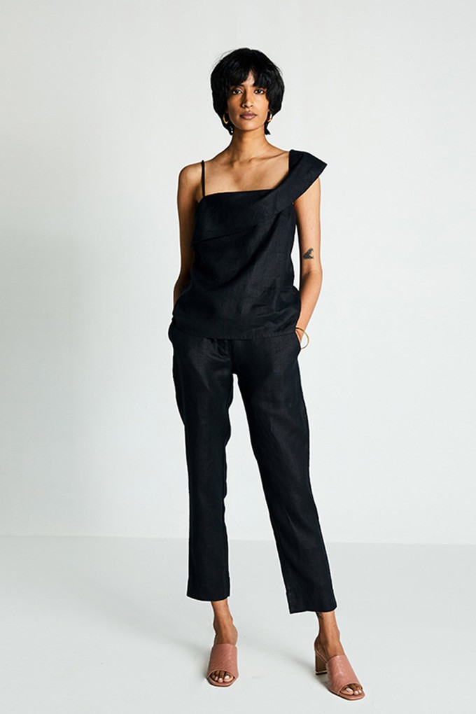 The Wandering Wave Top in Black from Reistor