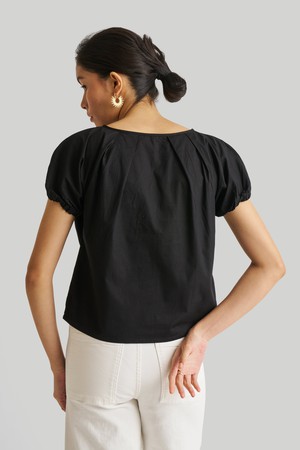 Balloon Sleeve Top in Black from Reistor