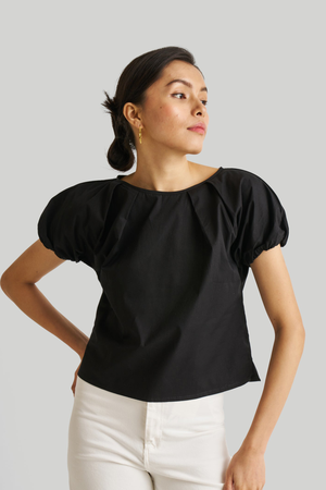 Balloon Sleeve Top in Black from Reistor