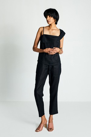 The Wandering Wave Top in Black from Reistor