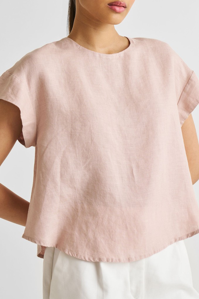 Cap Sleeved Everyday Top in Dusty Pink from Reistor