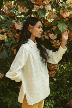 Summer Shirt in Off-white from Reistor