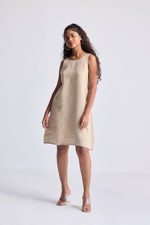 Hemp Short Dress with Back Embroidered Lace Detail from Reistor