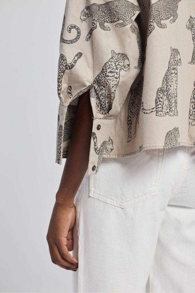 Oversized Cropped Front-buttoned Shirt In Animal Print from Reistor