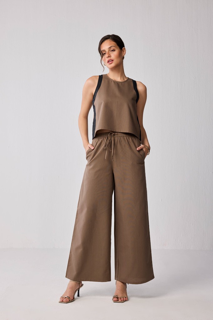 Matching Set with Wide-leg Pants and Colorblock Top in Brown from Reistor