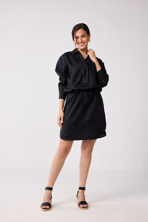 Meet me by the Cliff Dress in Black from Reistor