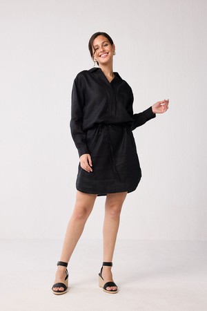 Meet me by the Cliff Dress in Black from Reistor